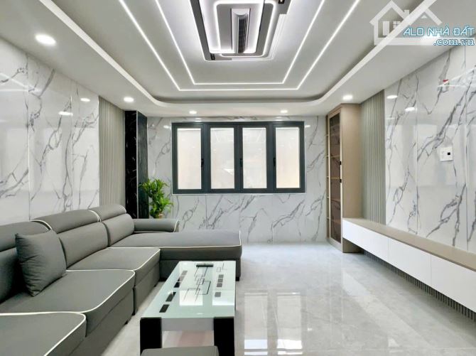 Nhà phố 61.4m² giá 2.55 tỷ đường Hòa Hảo Quận 10 - Cơ hội hiếm có!