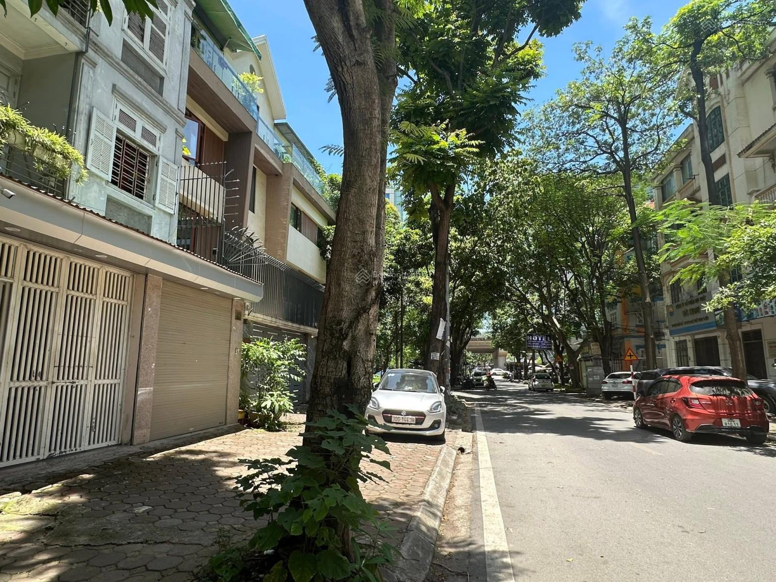 Townhouse The Eden Rose 83m² giá 18.9 tỷ - Không gian sống lý tưởng!