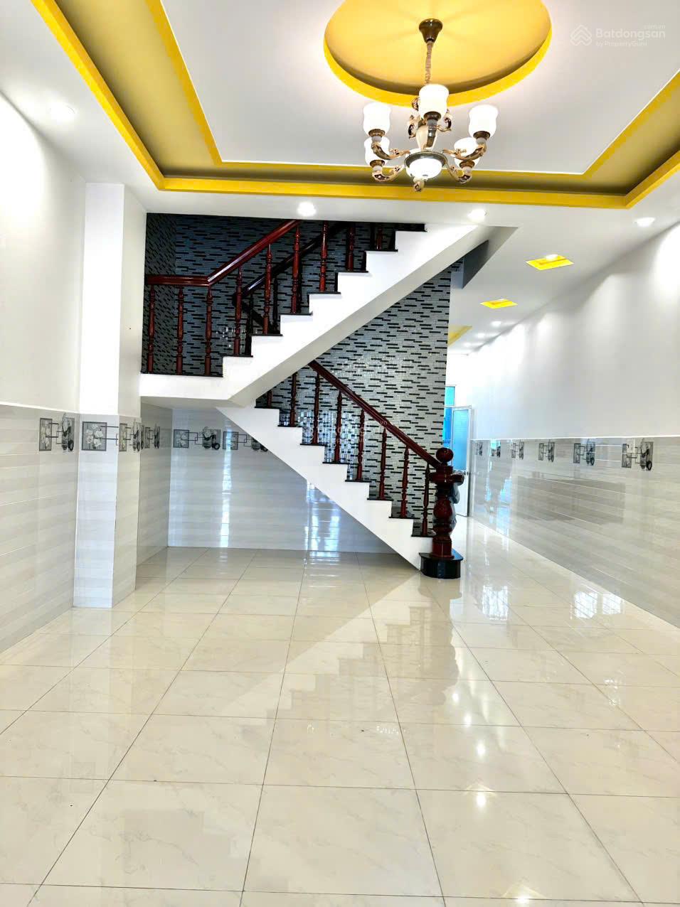 Bán nhà A8 100m² tại khu đô thị Tây Bắc Rạch Giá, 2,85 tỷ - Cơ hội hiếm có!