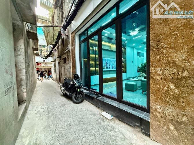 Nhà đẹp 4 tầng Đống Đa 39m² giá 11,8 tỷ - Sẵn sàng vào ở!