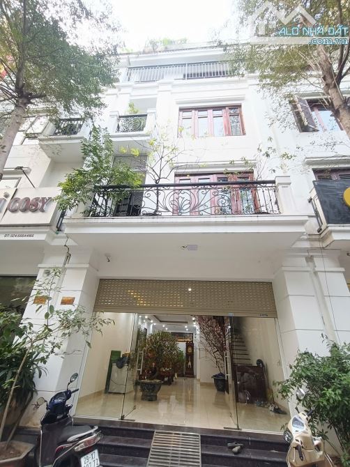 Cho thuê nhà mặt phố Khúc Thừa Dụ 120m² giá 60 triệu - Cơ hội hiếm có!