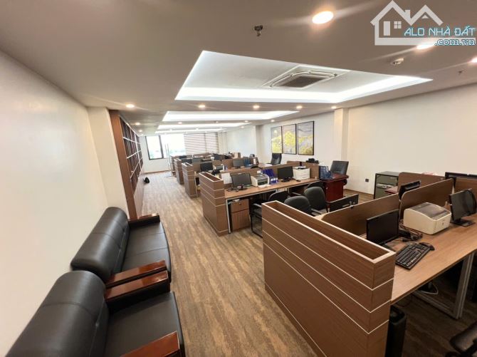 Cho thuê văn phòng Vũ Tông Phan 280m² chỉ 40 triệu - Cơ hội không thể bỏ lỡ!