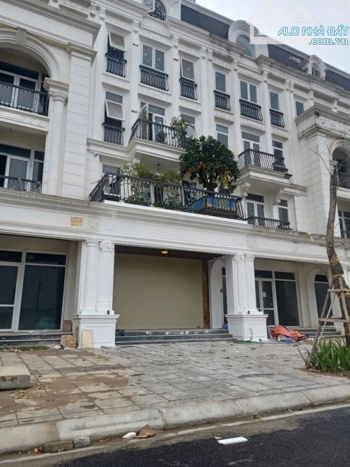 Liền kề Louis Đại Mỗ 96m² giá 25 tỷ - Cơ hội đầu tư hiếm có!