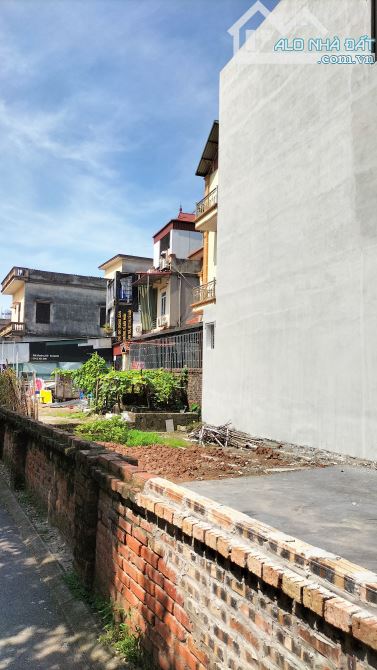 Nhà 3 Tầng 115m² Đa Tốn giá 6.7 tỷ - Cơ hội đầu tư tốt!