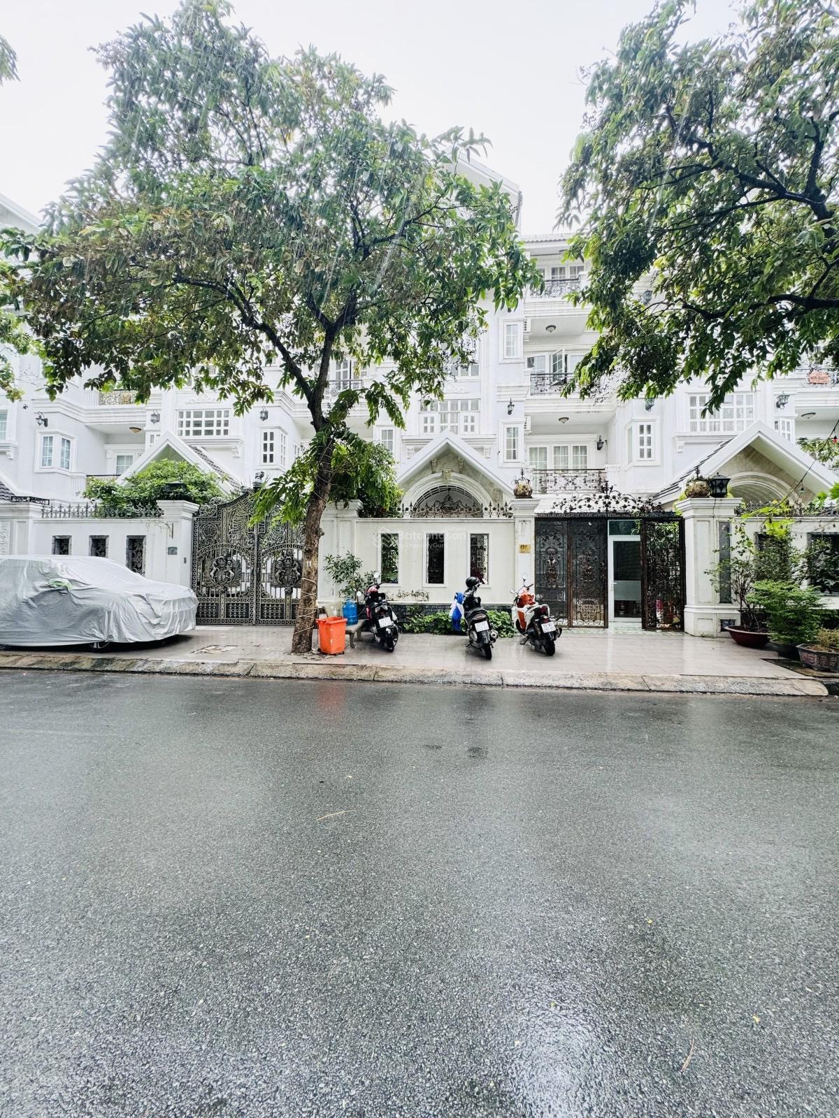 Biệt thự 6PN, 6WC tại Tấn Trường Quận 7 giá 25,99 tỷ - Cơ hội hiếm có!