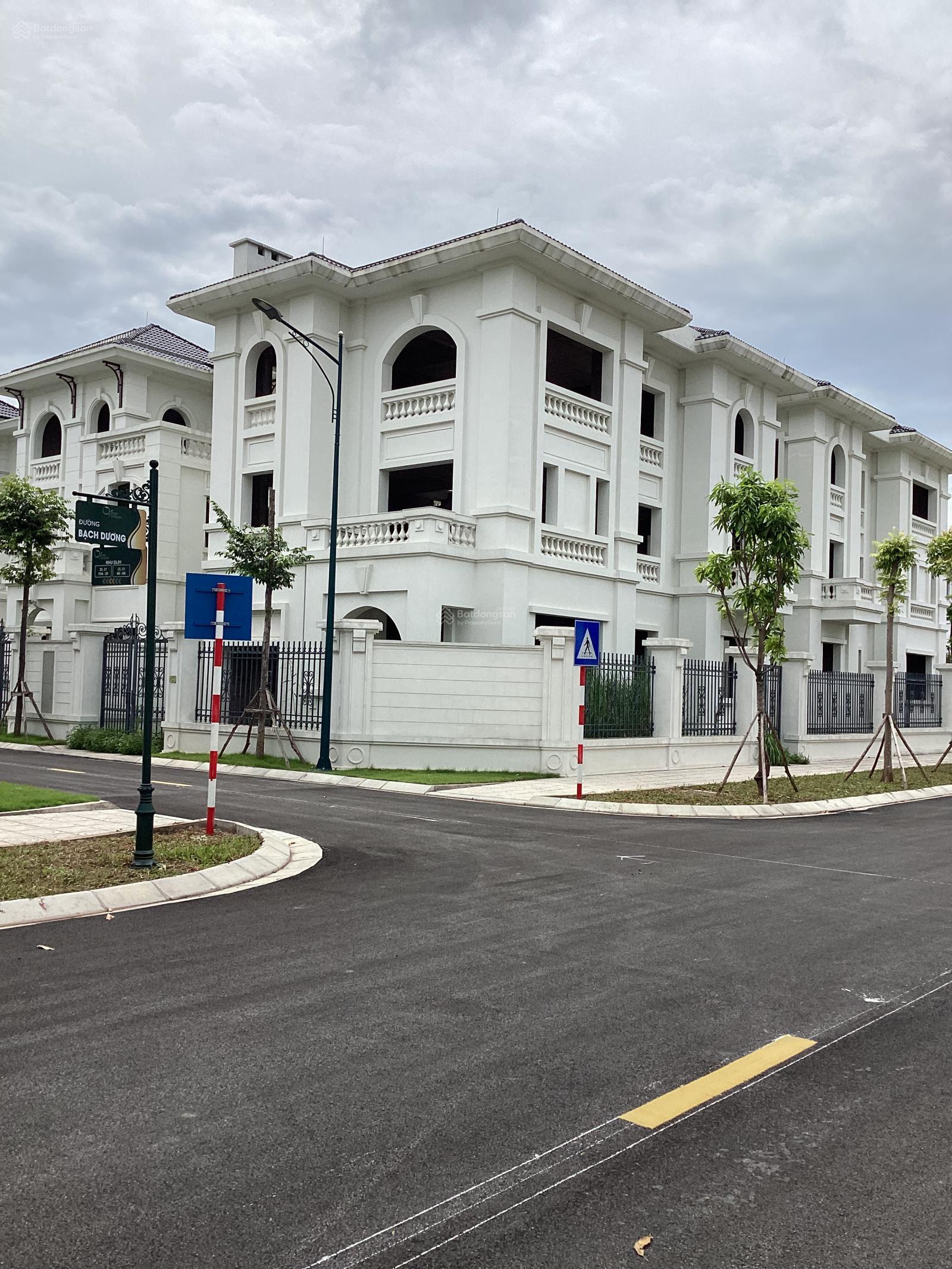 Bán biệt thự Vườn Cam Hoài Đức 200m² giá 31 tỷ - Cơ hội hiếm có!