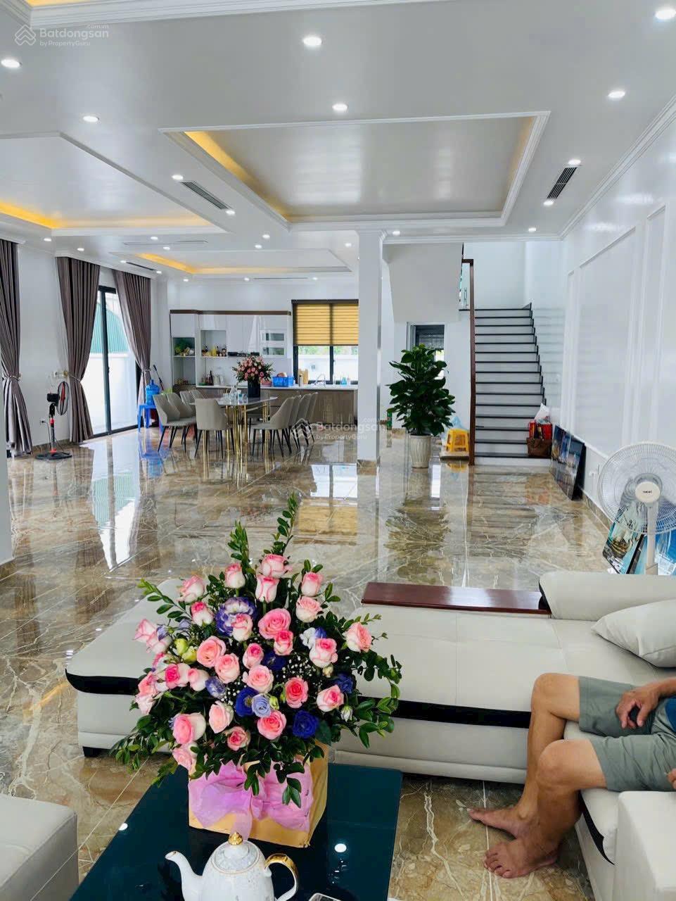 Biệt thự Làng Việt Kiều Quốc tế 240m² giá 15.5 tỷ - Cơ hội hiếm có!