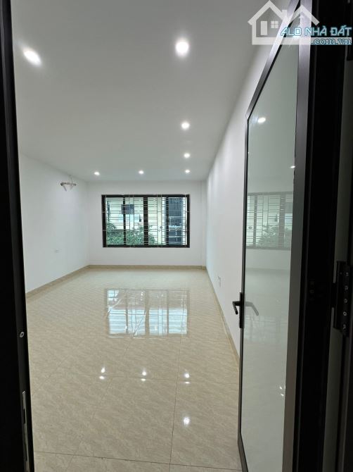 Nhà nguyên căn 50m² giá 25 triệu - Vị trí đắc địa Đống Đa