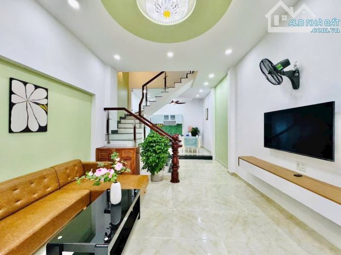 Nhà phố 57m² giá 3.09 tỷ Bến Vân Đồn - Cơ hội hiếm có!
