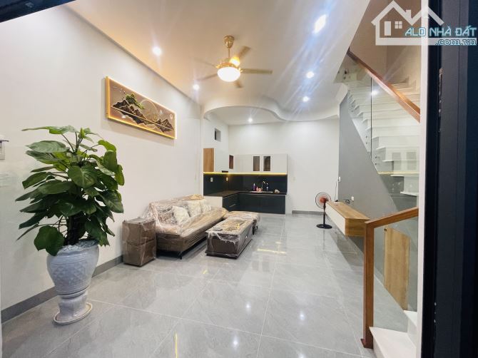 Nhà mới 2 tầng 100m² tại 968 Quang Trung - Cơ hội hiếm có!