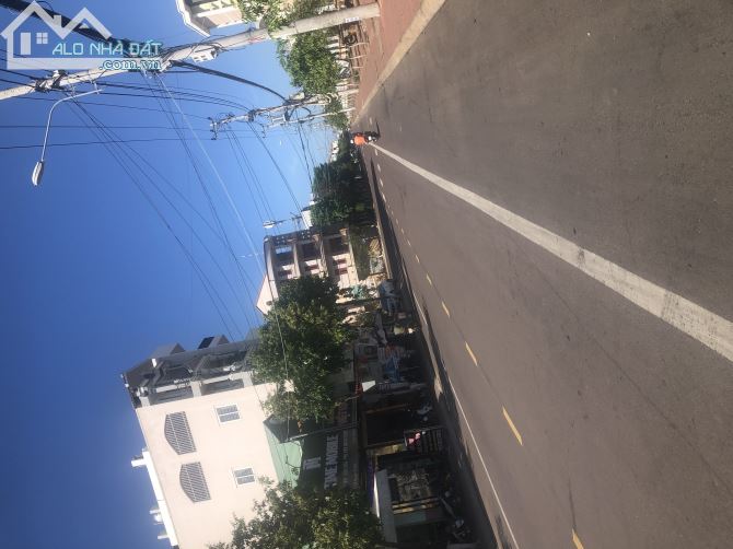 Cho thuê lô góc mặt tiền Nguyễn Thị Định 242m² giá 70 triệu - Vị trí đắc địa!