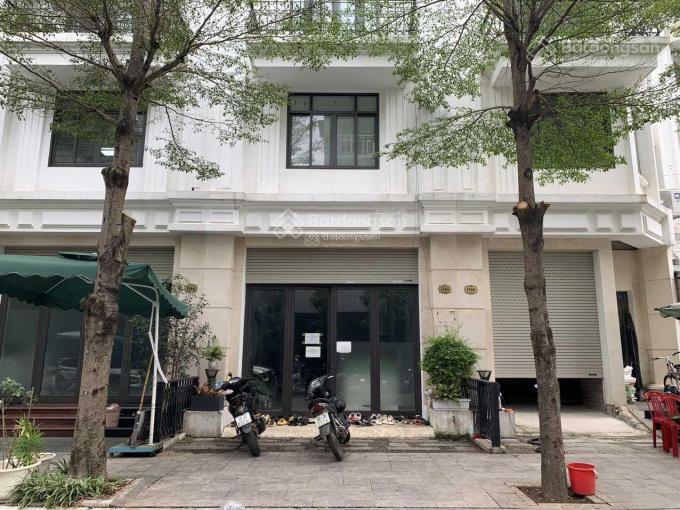 Cần bán gấp nhà liền kề Xuân La, 112m², 6 tầng thang máy - Cơ hội hiếm có!