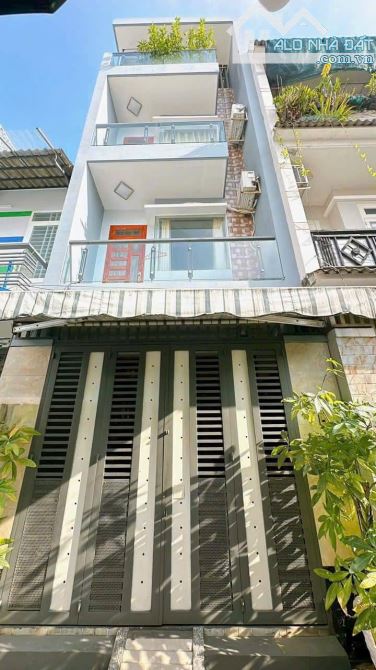 Nhà 3 tầng hẻm ô tô 43m² giá 4.25 tỷ - Cơ hội đầu tư hiếm có!