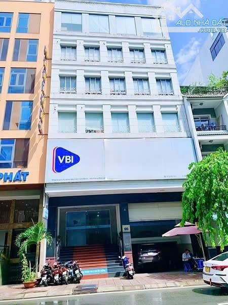 Cho thuê tòa nhà 66 Bạch Đằng 158m² giá 180 triệu - Vị trí đắc địa!