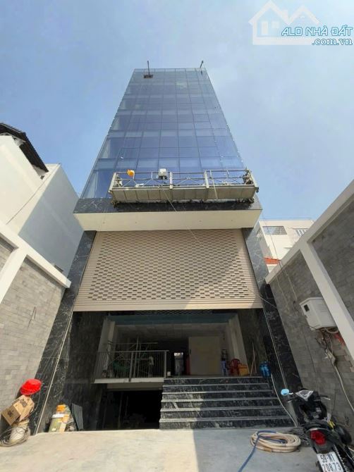 Cho thuê tòa nhà 340B Nguyễn Thị Thập 324m² giá 350 triệu - Cơ hội kinh doanh tốt!