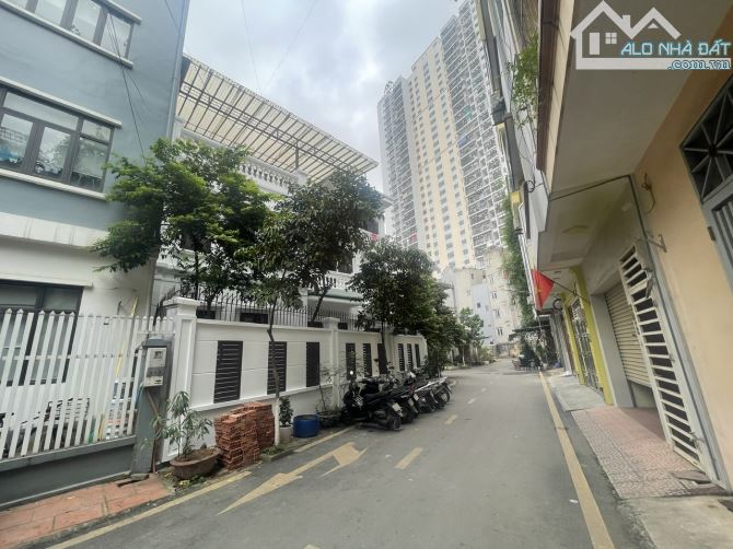 Biệt thự Mỗ Lao 155m² giá 32 tỷ - Cơ hội đầu tư hấp dẫn!