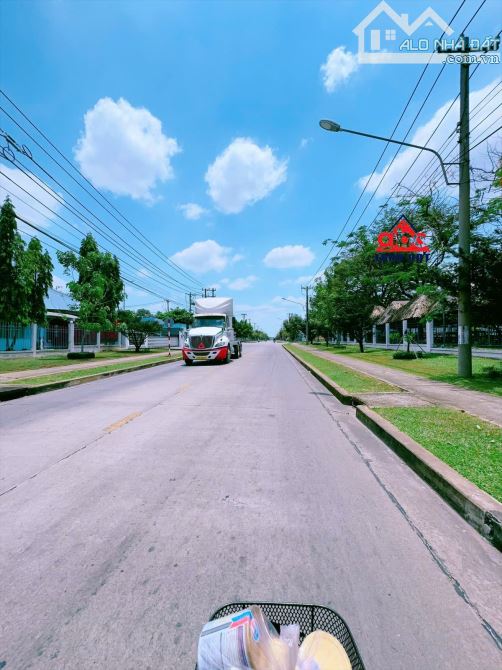 Cho thuê xưởng sản xuất 6440m² KCN Nhơn Trạch 800 triệu - Cơ hội hiếm có!