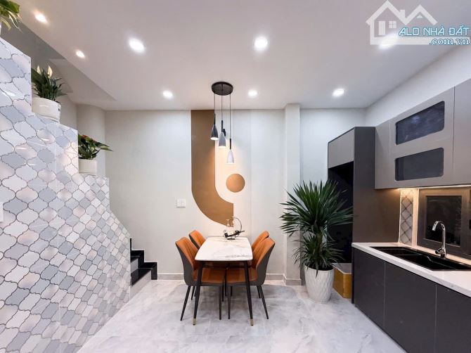 Nhà hẻm Lê Văn Sỹ Quận 3 - DT 3,5x15m - Giá 7,4 tỷ - Căn góc 2 mặt hẻm