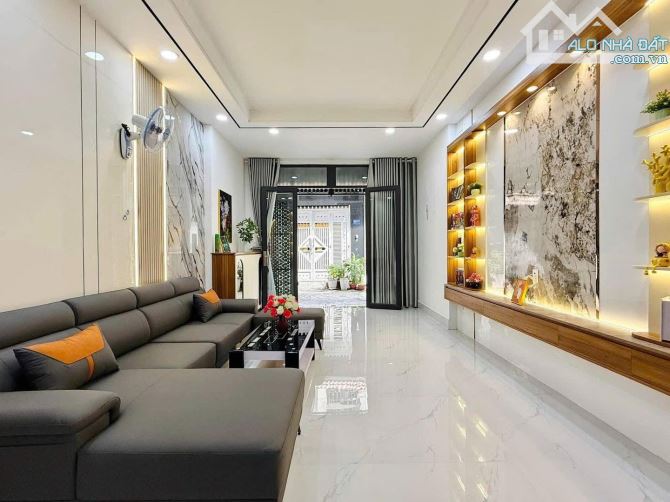 Nhà đẹp 60m² Trần Bình Trọng, Bình Thạnh giá 3.45 tỷ - Cơ hội hiếm!