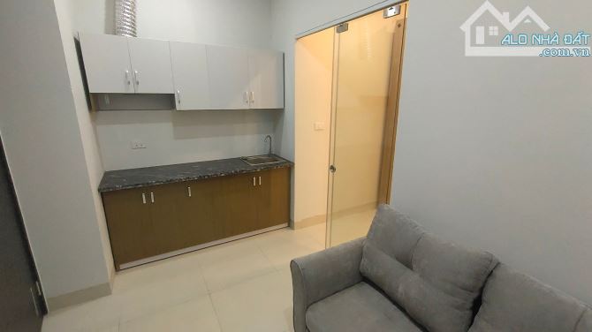 Căn hộ dịch vụ 40m² giá 6.2 triệu - Đẹp, mới hoàn thiện tại Cầu Giấy!