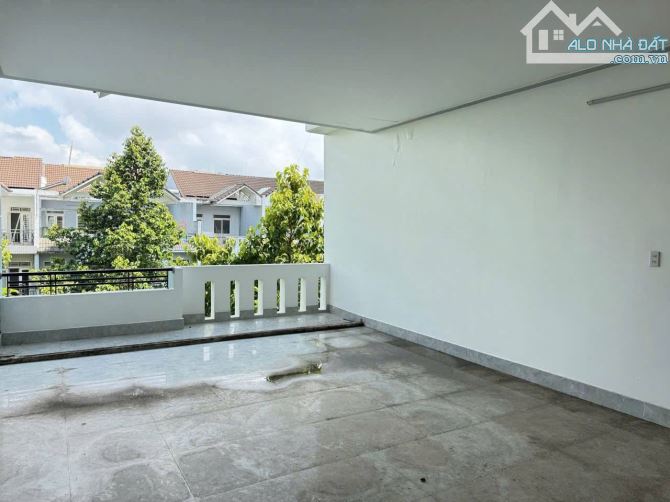 Nhà 1 trệt 3 lầu 100m² giá 15 triệu tại Cần Thơ - Cơ hội kinh doanh tuyệt vời!