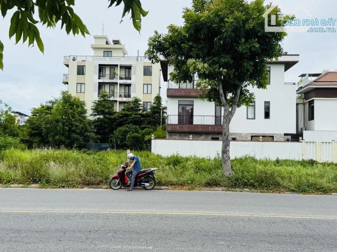 Đất nền 300m² trực diện Sông Hàn, Đà Nẵng giá 54 tỷ - Cơ hội hiếm có!