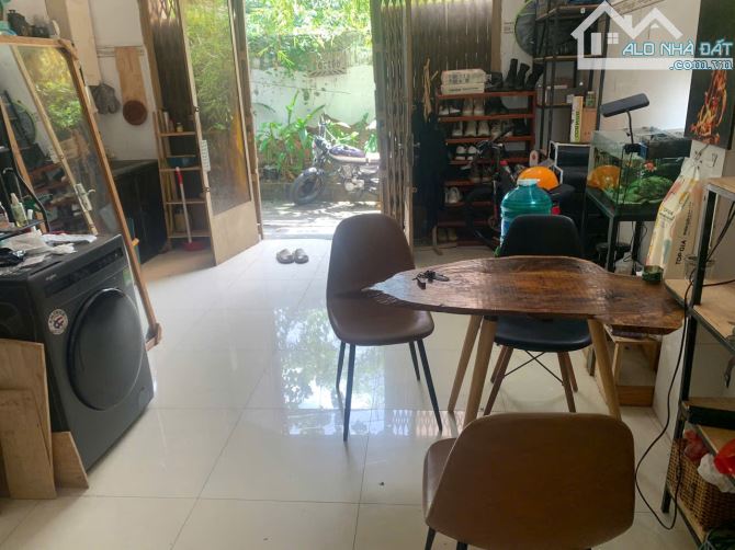 Nhà nguyên căn hẻm xe tải Nơ Trang Long 54m² giá 8 triệu - Cơ hội hiếm có!