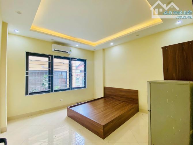 Cho thuê căn hộ 25m² phố Ái Mộ giá 2.9 triệu - Đối diện công viên Bồ Đề!