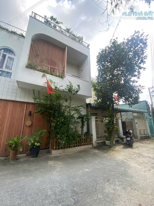 Bán gấp nhà riêng 120m² giá 4.75 tỷ - Sổ hồng riêng, xe ô tô ra vào thoải mái!