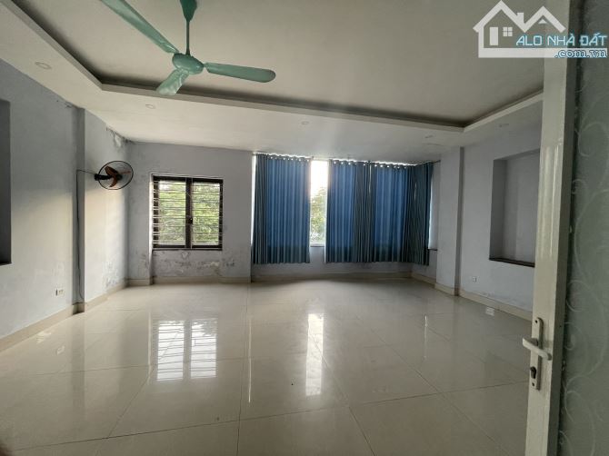 Nhà cho thuê 125m² 4 tầng Tứ Hiệp, Thanh Trì - Giá 25 triệu/tháng