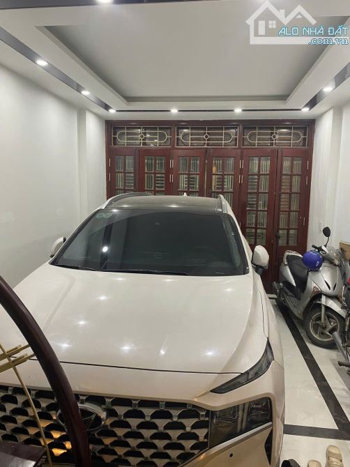 Bán nhà Phố Vũ Hữu 54m² giá 18.5 tỷ - Cơ hội đầu tư tuyệt vời!