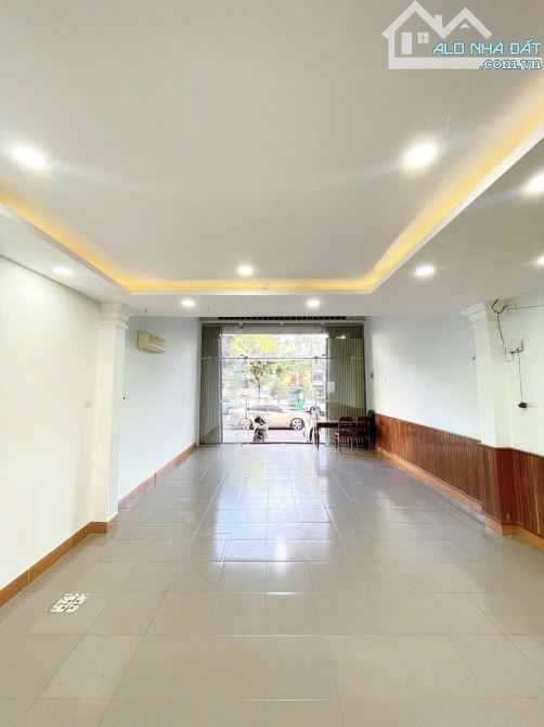 Nhà mặt tiền đường Ngô Quyền 300m² giá 25 triệu - Cơ hội lý tưởng!