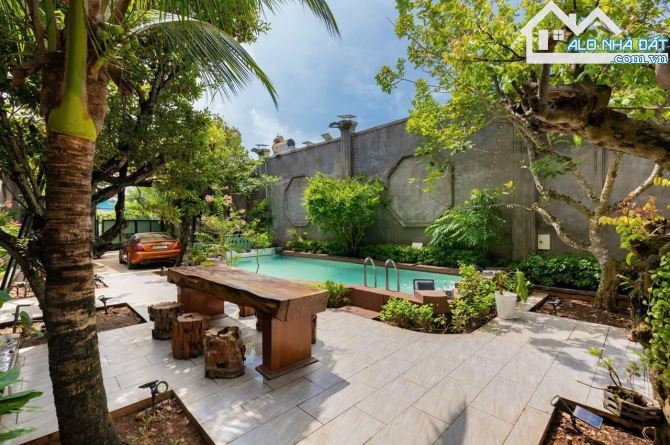 Cho thuê villa sân vườn 300m² giá 33 triệu - Hồ bơi riêng, gần Bãi Sau!
