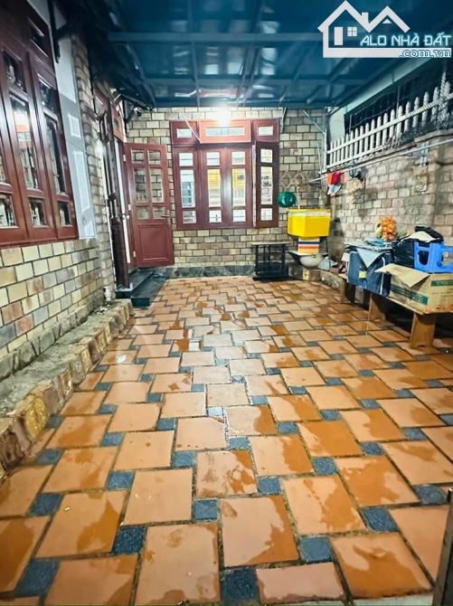 Nhà Mặt Tiền 100m² Giá 11 Triệu - Cơ Hội Kinh Doanh Tại Vũng Tàu!