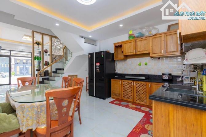 Nhà Mặt Tiền Hẻm Đường Mạc Đĩnh Chi 100m² giá 20 triệu - Cơ hội thuê tuyệt vời!