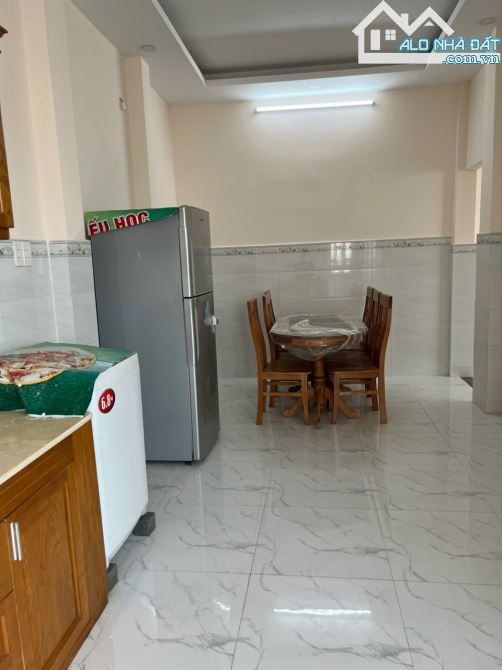 Nhà cấp 4 200m² giá 8 triệu tại Đinh Tiên Hoàng - Cơ hội tuyệt vời!