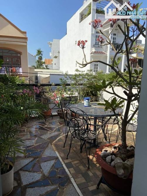 Nhà nguyên căn 120m² Trương Công Định 15 triệu - Cơ hội cho thuê tốt!