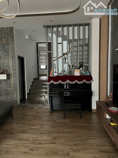 Nhà nguyên căn 100m² Phù Đổng Thiên Vương, Đà Lạt - Cơ hội thuê tuyệt vời!