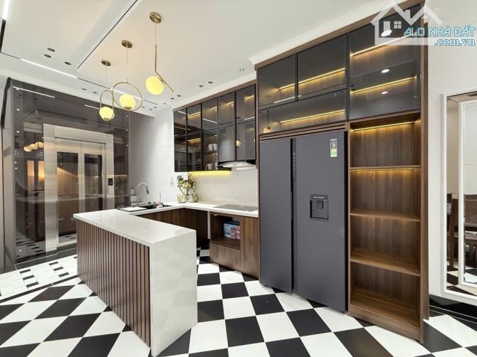 Nhà 6 tầng hiện đại 52m² giá 18.5 tỷ tại Ba Đình - Cơ hội hiếm có!