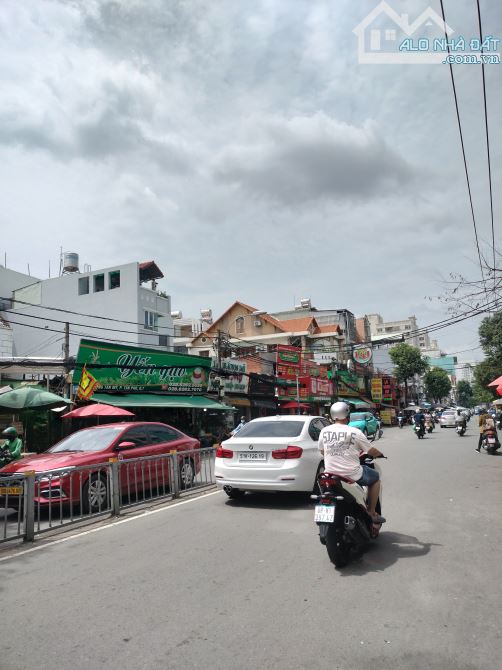 Bán nhà mặt tiền Nguyễn Thị Thập Quận 7 - 318m² giá 90 tỷ - Cơ hội đầu tư hấp dẫn!