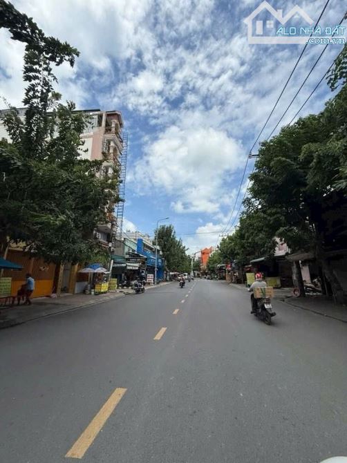 Nhà 5 tầng mặt tiền Nguyễn Phúc Chu 170m² giá 15.5 tỷ - Cơ hội đầu tư tốt!