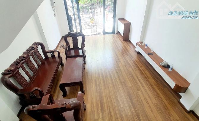 Nhà 2 Tầng Kiên Cố 73m² giá 4.6 tỷ - Cơ Hội Hiếm Tại Hoàng Diệu