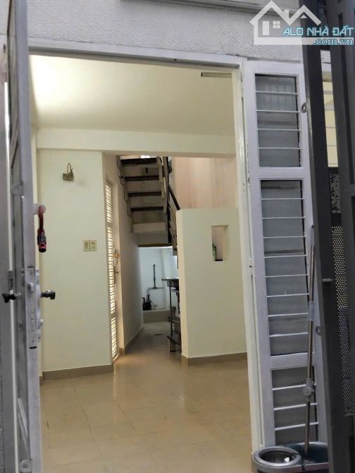 Nhà thuê nguyên căn 24m² giá 10 triệu tại Võ Văn Kiệt Q1 - Cơ hội tốt!