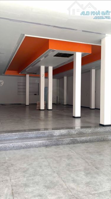 Cho thuê mặt tiền kinh doanh Hai Bà Trưng 350m² giá 60 triệu - Cơ hội vàng cho doanh nghiệp!