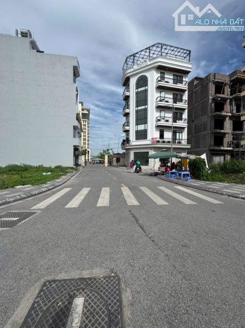 Nhà mặt đường Lê Quang Đạo 66m² giá 10.758 tỷ - Cơ hội kinh doanh tuyệt vời!