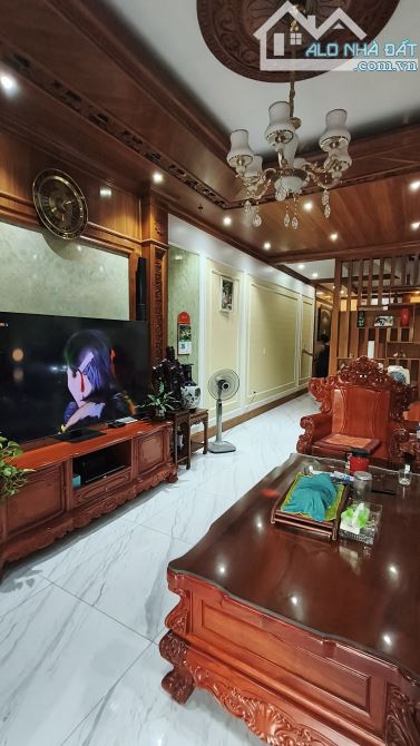 Nhà 3,5 tầng mặt đường Cái Tắt 100m² giá 8.7 tỷ - Cơ hội hiếm có!