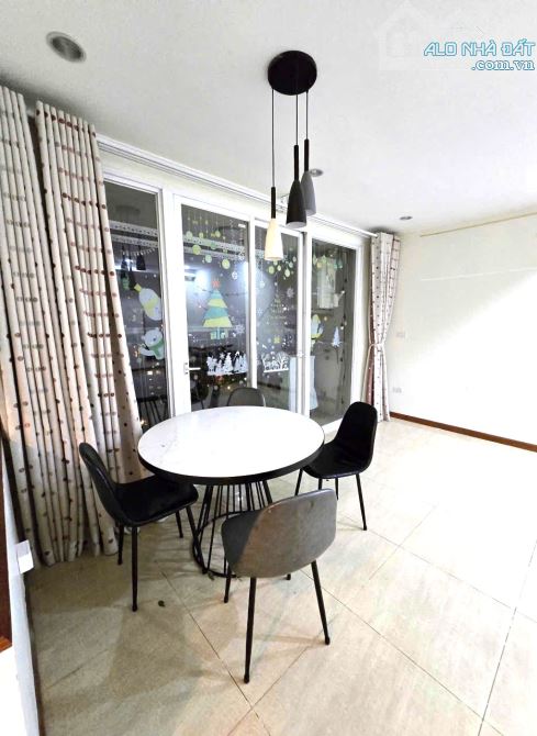 Chung cư Tây Hồ Residence 125m² giá 17 triệu - Cơ hội thuê tuyệt vời!