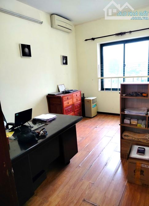 Chung cư cho thuê 110m² giá 13.8 triệu Nguyễn Chí Thanh - Vị trí đắc địa!