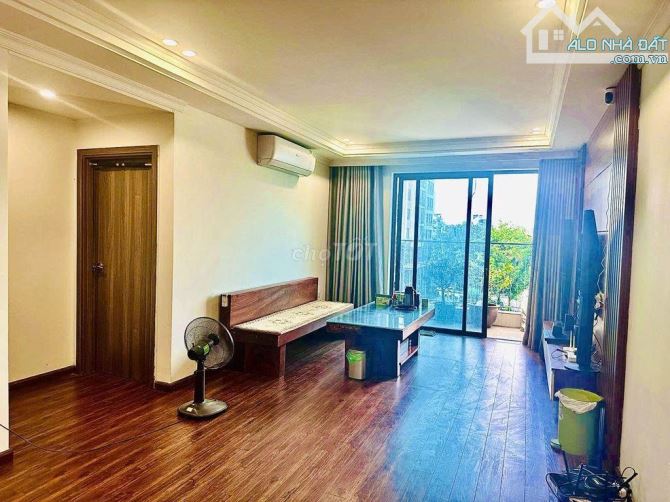 Cho thuê chung cư cao cấp Sky Central 176 Định Công 104m² - Cơ hội hiếm!