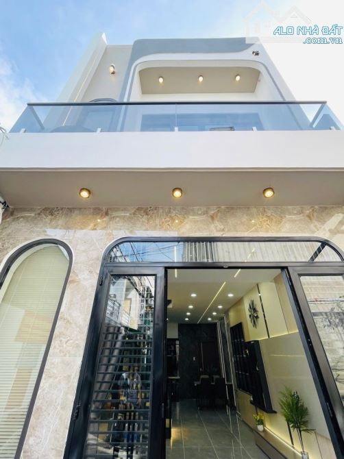 Nhà Phạm Văn Chiêu 55m² giá 5,65 tỷ - Full nội thất, an ninh đảm bảo!